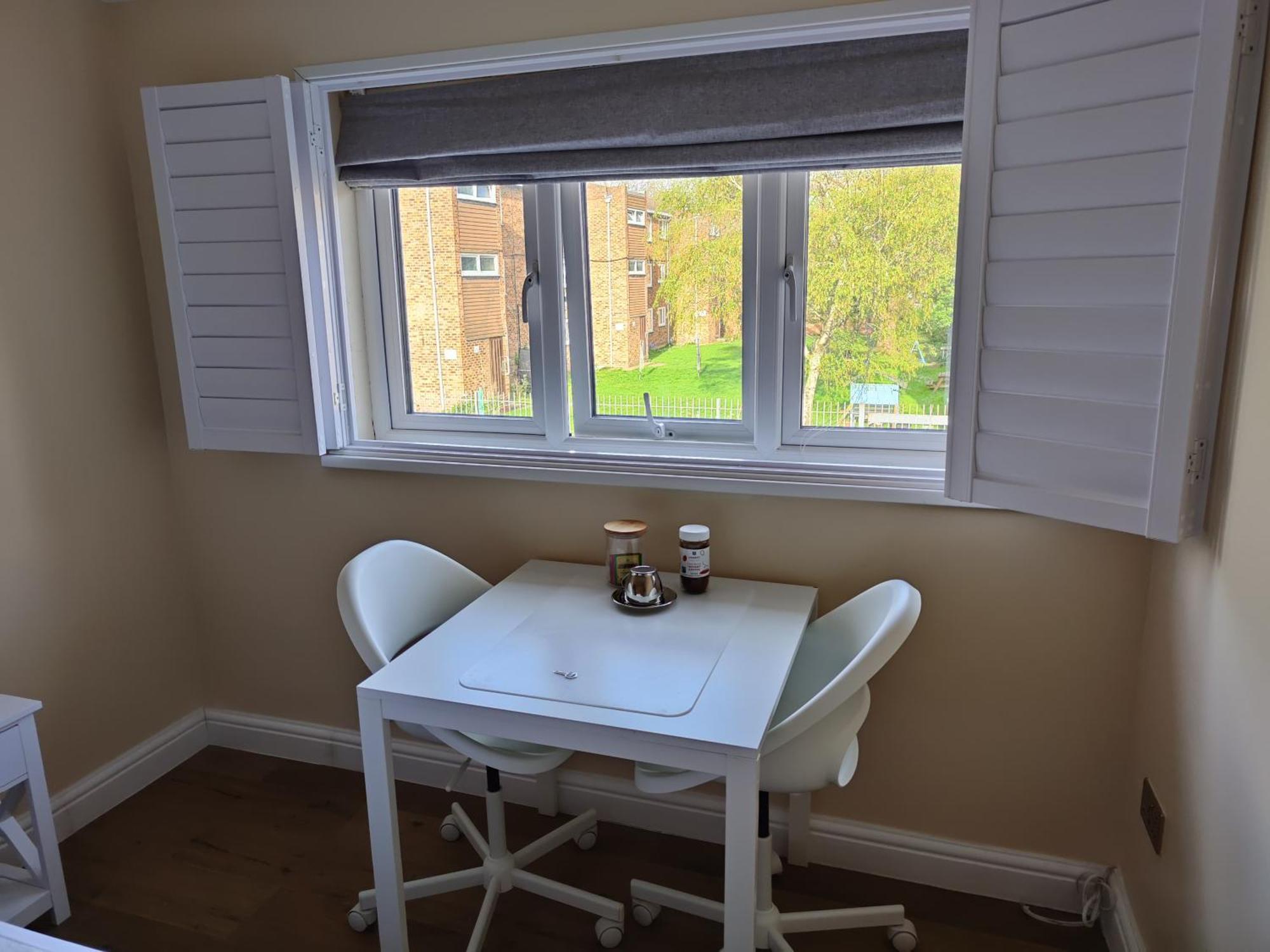 Clifton House O2 & Excel With Private Bathroom And Breakfast Option * Londra
